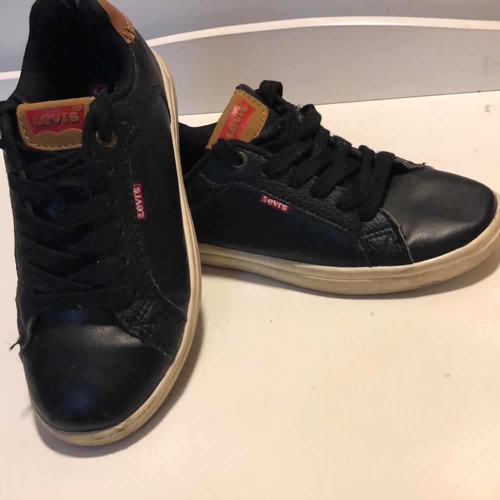 LEVIS. sneakers - Picture 2 of 3